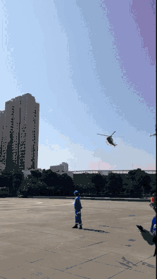 搜救犬,直升机,消防员,特警出动!今天,这来了场