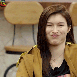 她其实也没少翻白眼 但大家只记得她的仙女face and 可爱 ▼ 大家最爱