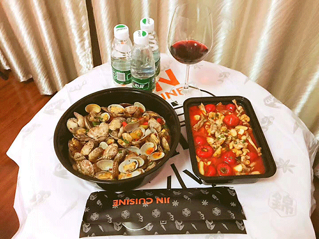 打卡夜宵界传奇一哥!狂吃一周不重样,荣登2017朋友圈深夜刷屏王!