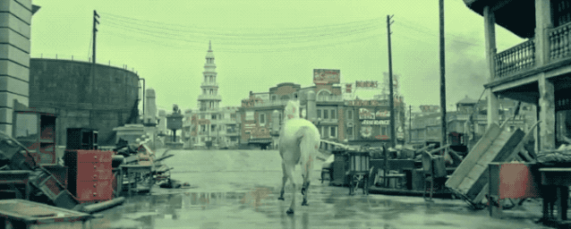 《八佰》戳中那些你无法正视的真相.....