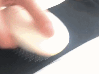 mofe内衣的耐磨性就非常好,我们用钢刷来回摩擦,衣服一点都不起球.