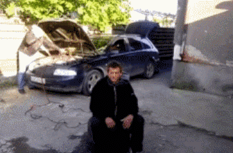 原来是个钻天猴 这年头, 烧烤小哥pk清洁工大爷, 根本停不下来啊