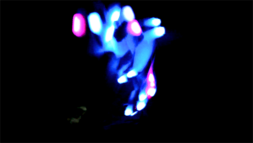 电音粉求助,急!要潮要cool要性感,3分钟get百威风暴电音节装扮要领