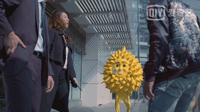 这个,强烈要求导演加戏呐—— 我进可演正义使者 一言不合就喂歹徒吃