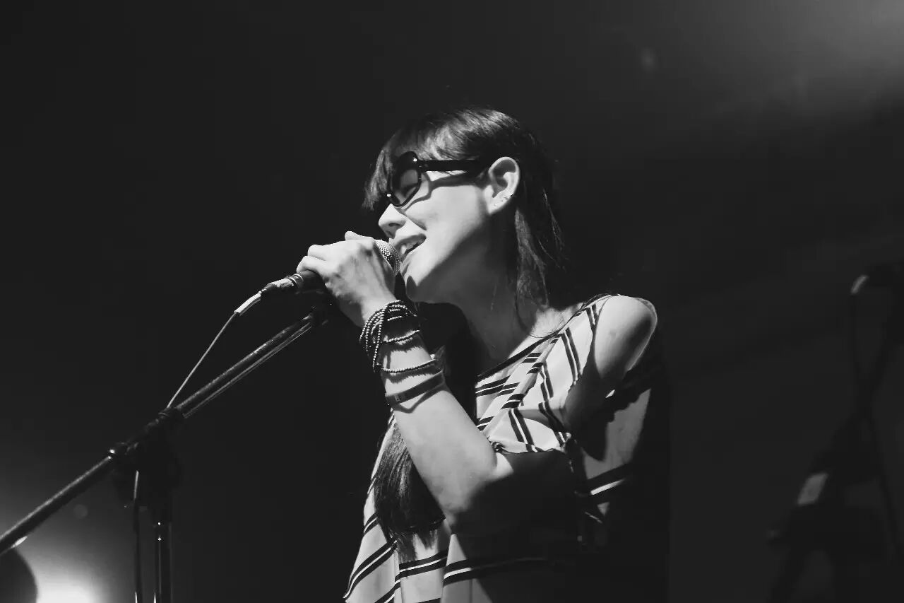 一到夏天我就听她的歌,最倔强的女声