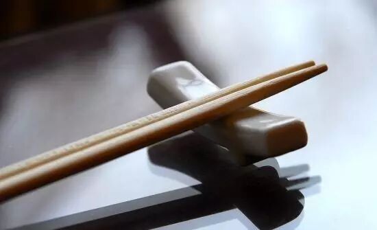 所以，针对种种说法，很多内容都是有瑕疵的，建议大家要科学看待，正确饮食，别让荒谬的言论阻挡了健康。