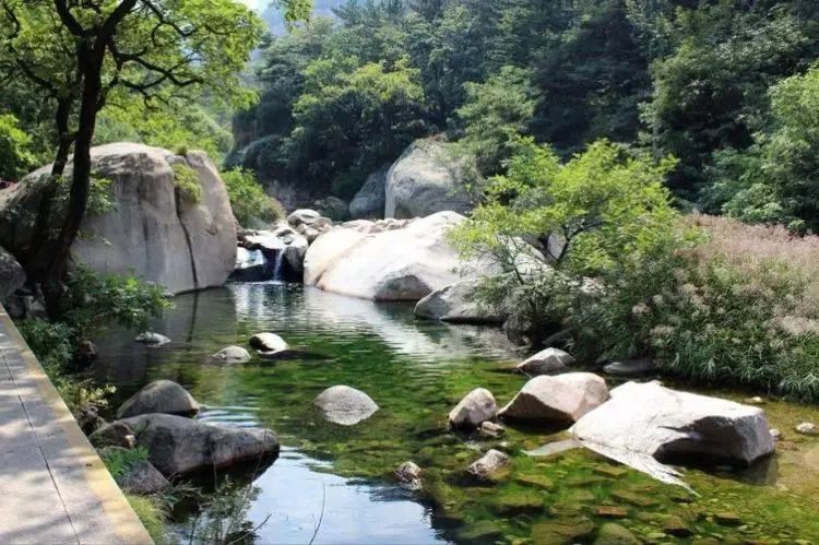 乘车前往国际aaaaa级景区—【崂山北九水风景区】:以其丽山秀水绘就的