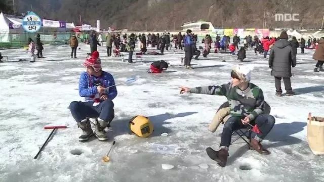 【玩乐】冰水里抓鱼、冰橇、冰上四驱车...韩国冬季最好玩的庆典终于开幕了!