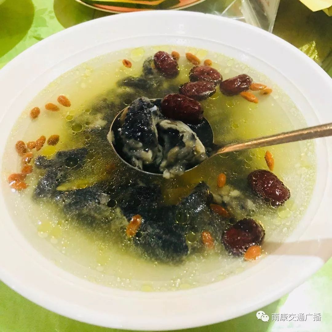 滋补乌鸡汤