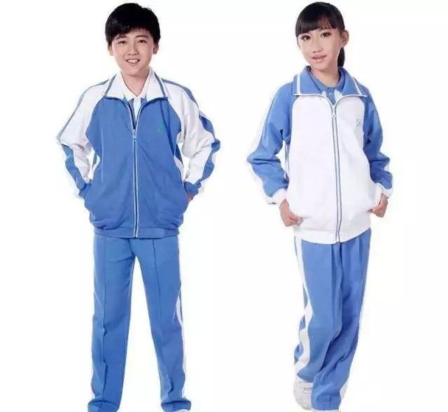 咱们深圳的夏季校服以蓝白两种颜色为主,冬季校服以深蓝色和白色为主