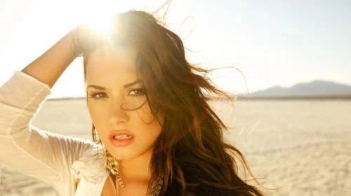 听歌 - Demi Lovato 新单《Sober》成功登顶美iTunes榜