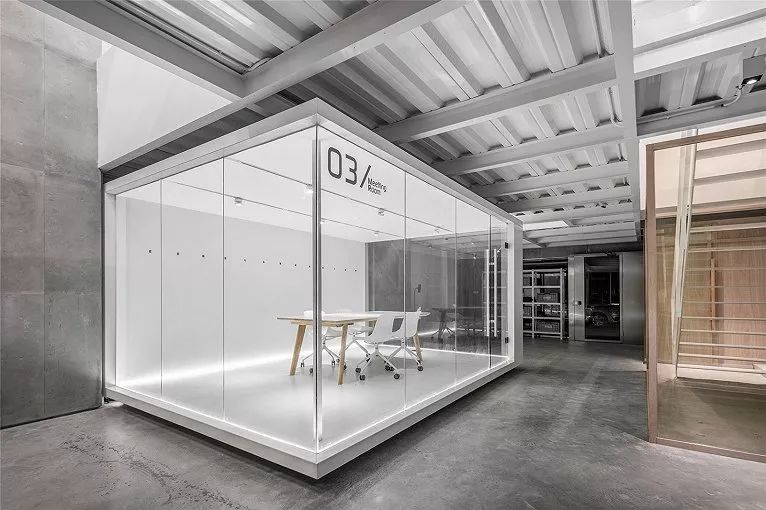 [转载]办公设计|可移动的会议室,办公空间灵活又美观