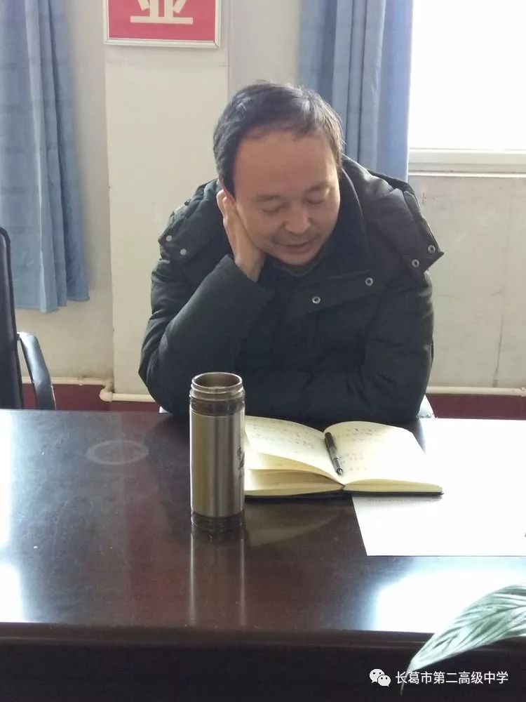 支委委员,副校长孟凡凯同志做批评与自我批评