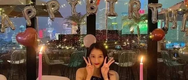 关晓彤与姐妹蹦迪庆生,现场视频和照片曝光,惨被吐槽风尘味浓