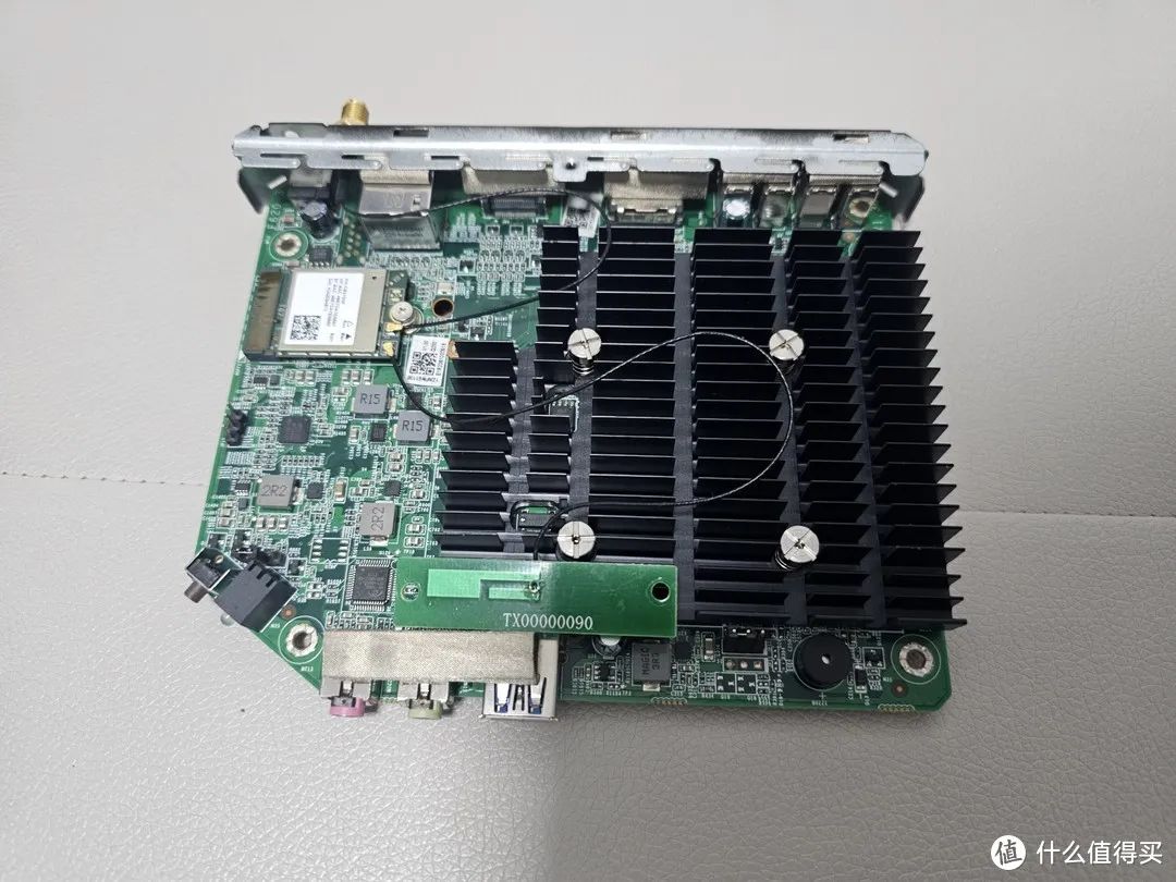 大量瘦客户机涌入闲鱼！ 75元成功捡漏 J4125 小主机！最便宜的飞牛 Nas 启动！