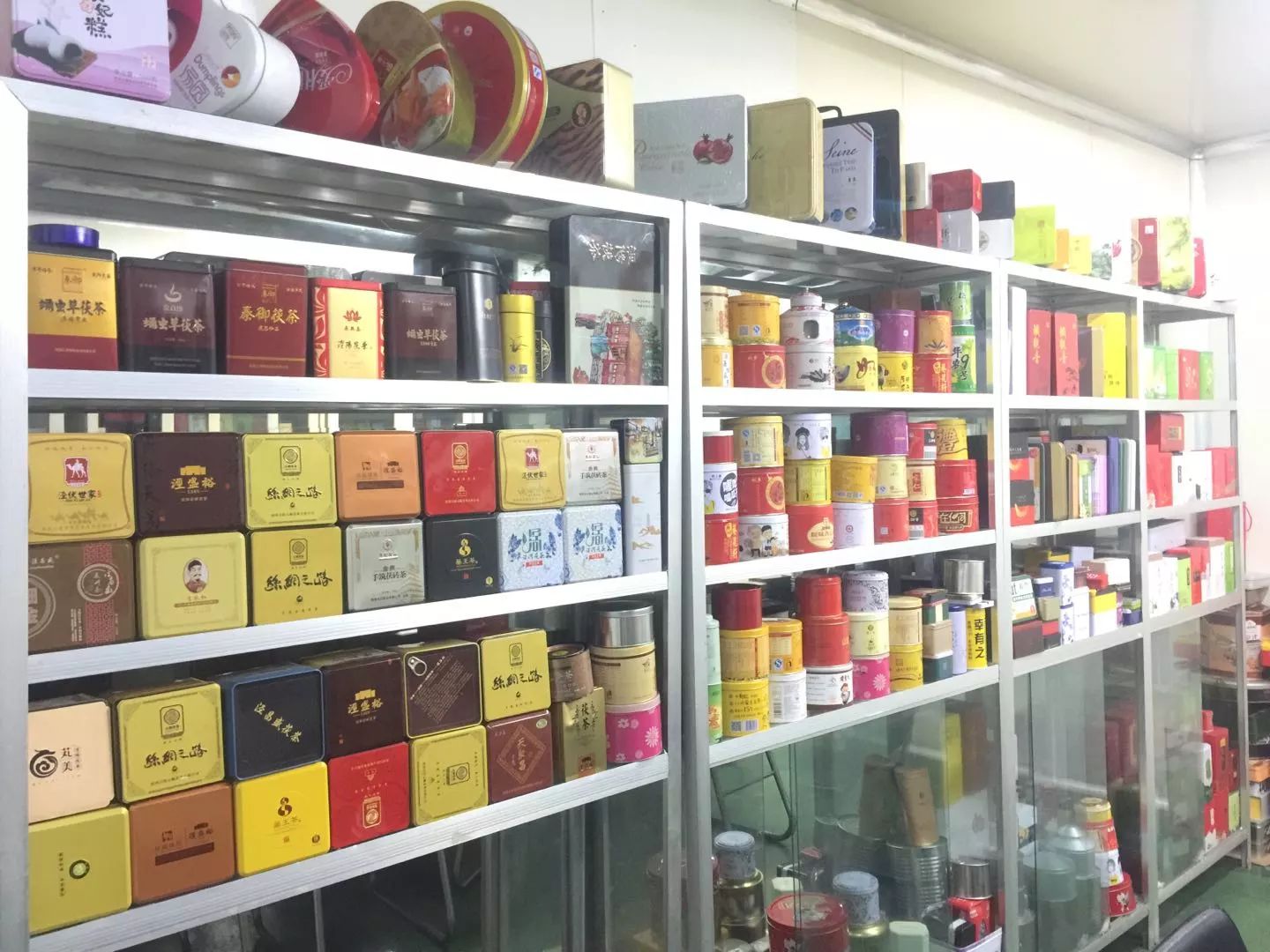 ue耳機(jī) 鋁盒定制廠家_鄭州精品盒包裝廠家_印刷包裝盒定制廠家