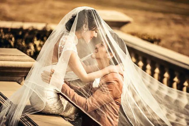 【皇家婚纱摄影】--想要婚纱照浪漫,头纱必须入戏!