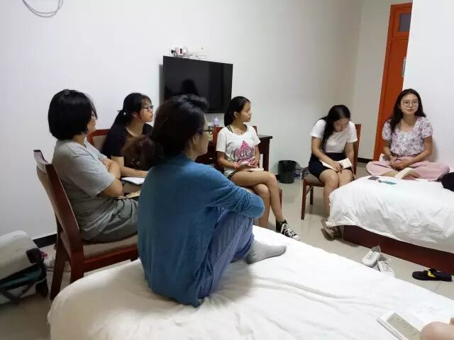 首师大学暑期实践活动走进首儿雅稚儿童康复中心