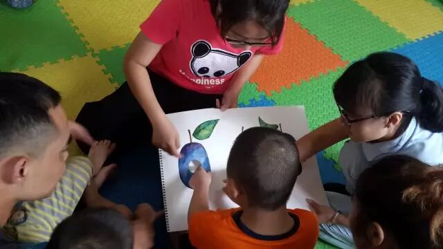 首师大学暑期实践活动走进首儿雅稚儿童康复中心