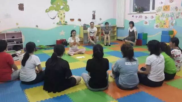 首师大学暑期实践活动走进首儿雅稚儿童康复中心