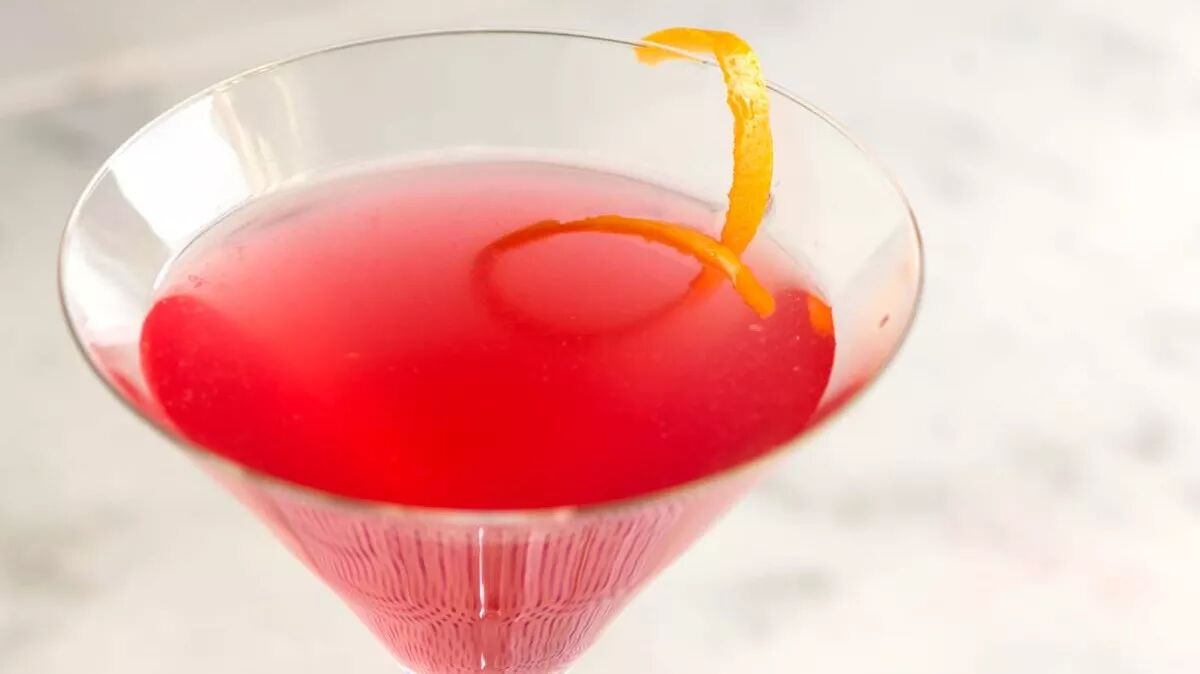 “大都会Cosmopolitan”是什么鸡尾酒?各种场合都能喝它!