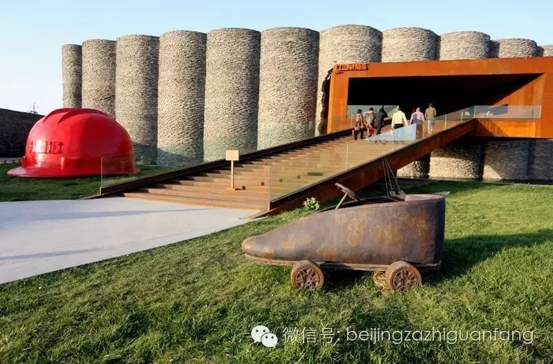 上上国际美术馆地处亚洲最大的艺术家群落—北京宋庄