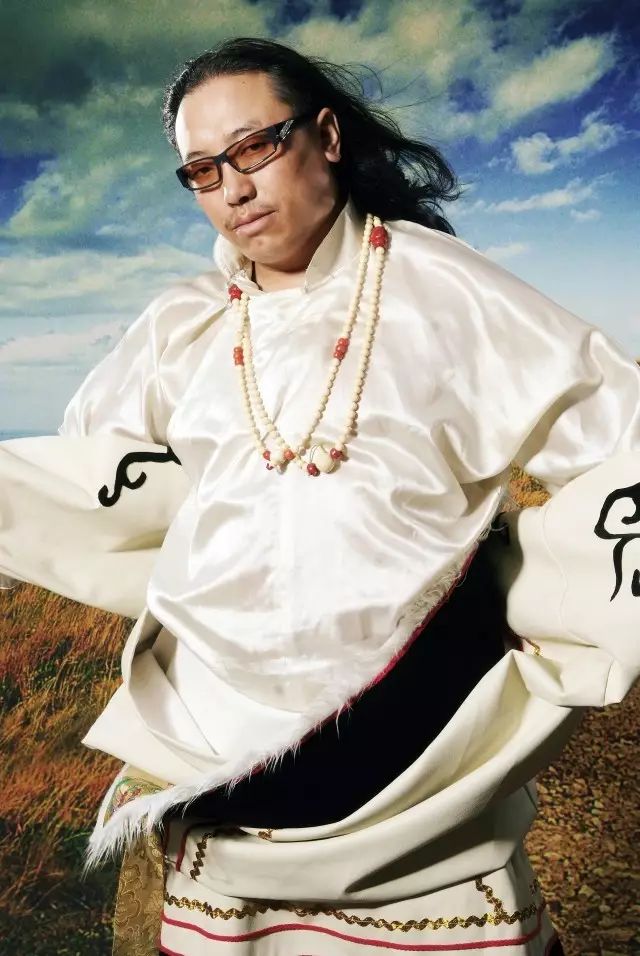 扎西尼玛-藏族原生态文化优秀传承人,被誉为"山歌王子"雪域天籁之