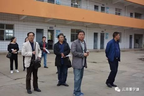 师宗县政协组织部分政协委员视察彩云中学教育教学工作