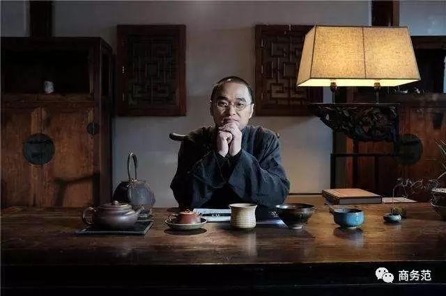 麦肯锡前合伙人冯唐什么样?反正不是贺涵那样...