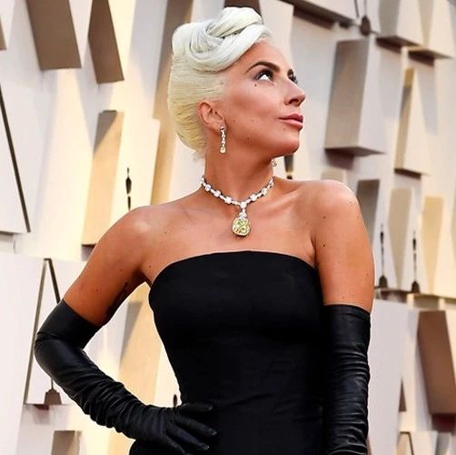 Lady Gaga戴两亿钻石,杨紫琼身材抢镜,今年奥斯卡大赢家却是马云?