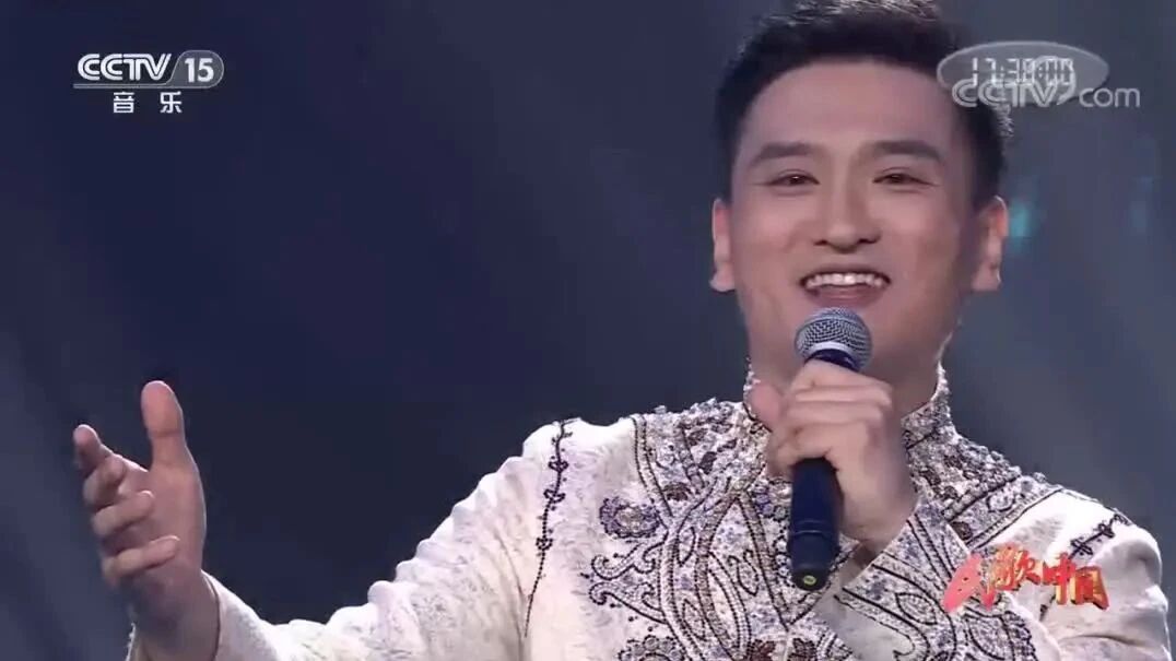 收录于合集⭐马小明《雪白的鸽子》带你领略天高云淡和青海湖的清冽