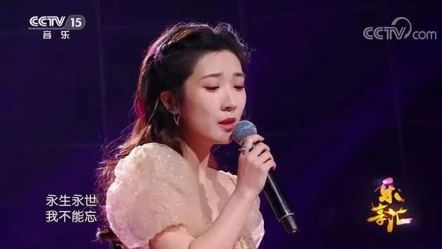 收录于合集⭐张群航《梨花又开放》花雨漫天飞扬，轻唱故乡情