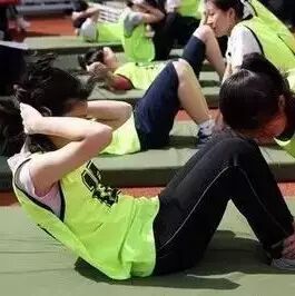 警惕!这样＂仰卧起坐＂可能瘫痪