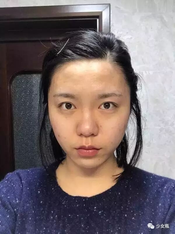 而现实就是你一个最丑…… 后来,这句话变成了 没有丑女人,只有不会p