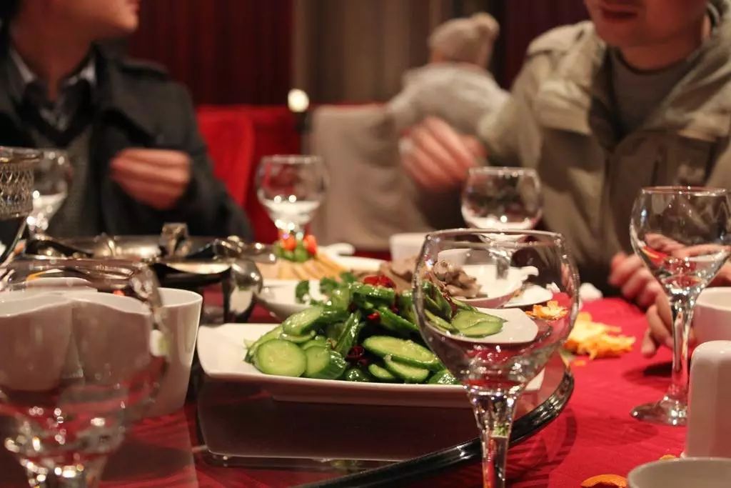 春节聚餐，尿酸高还能不能好好享受美食?