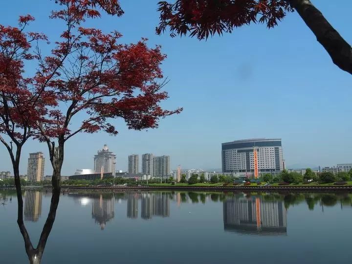 浙江多少个市 浙江一个市一千多年未改名，有全球最大的影视拍摄基地