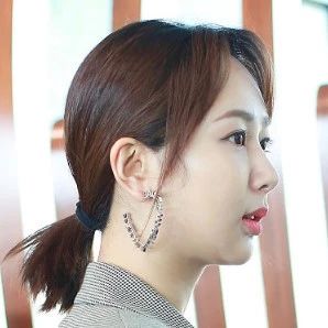杨紫这次真的毁了?生图脸像吹气肿了一大圈,鼻子还挛缩了?!