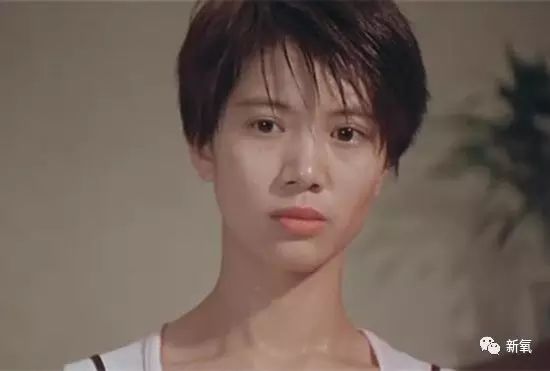 八卦：周冬雨、刘诗诗和唐嫣新剪短发 港星玩剩的