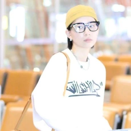 有一种“整容”叫李斯丹妮卸妆!简直像换了个人,29岁素颜像19岁