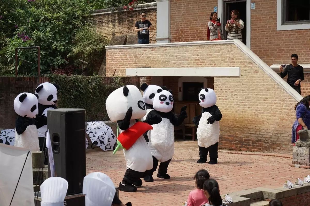 大熊猫担纲四川旅游推广大使带上川味走世界