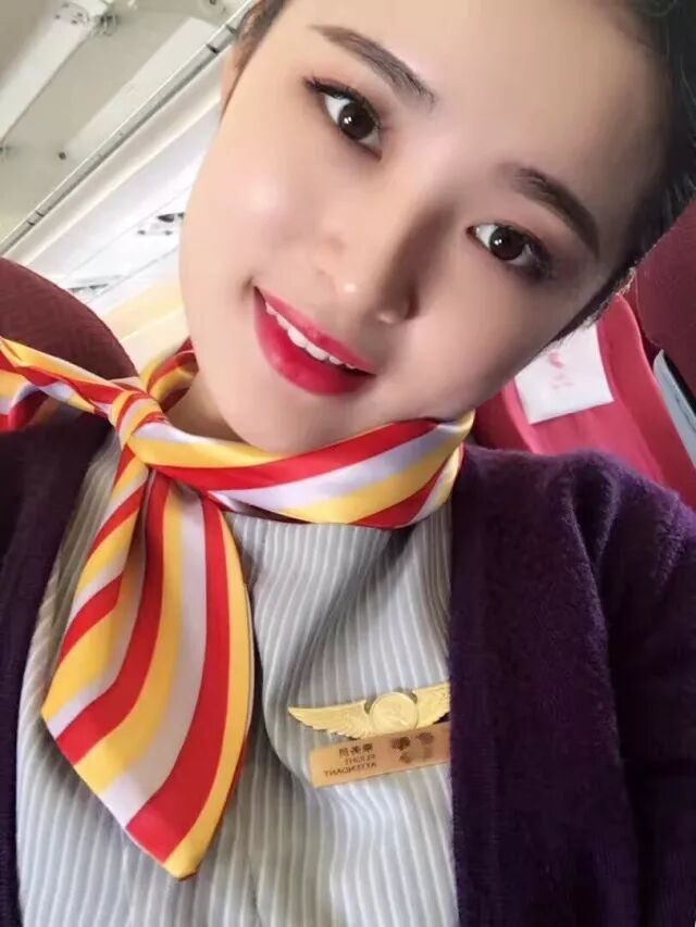 在西航|首都航空空姐李欣:开挂的人生不需要解释,却少
