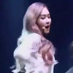 Jessica Jung live hot dance