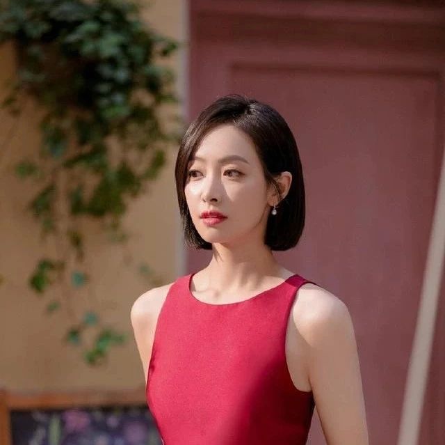 宋茜最新发型摩卡波波头,秒变少女
