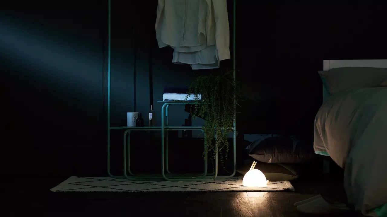 在床边,你的柔光小夜灯