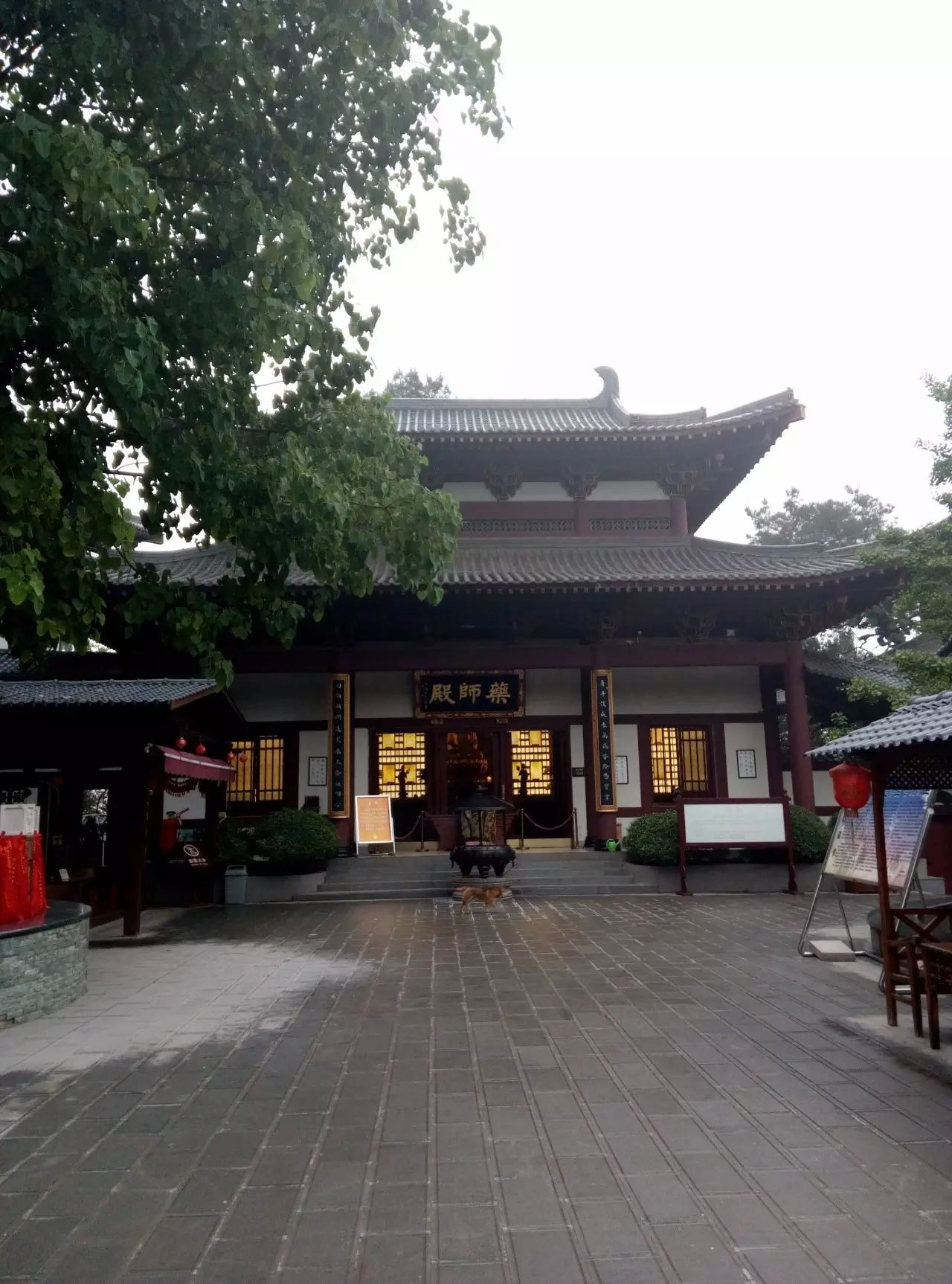 南宁青秀山万寿观音寺内景照片