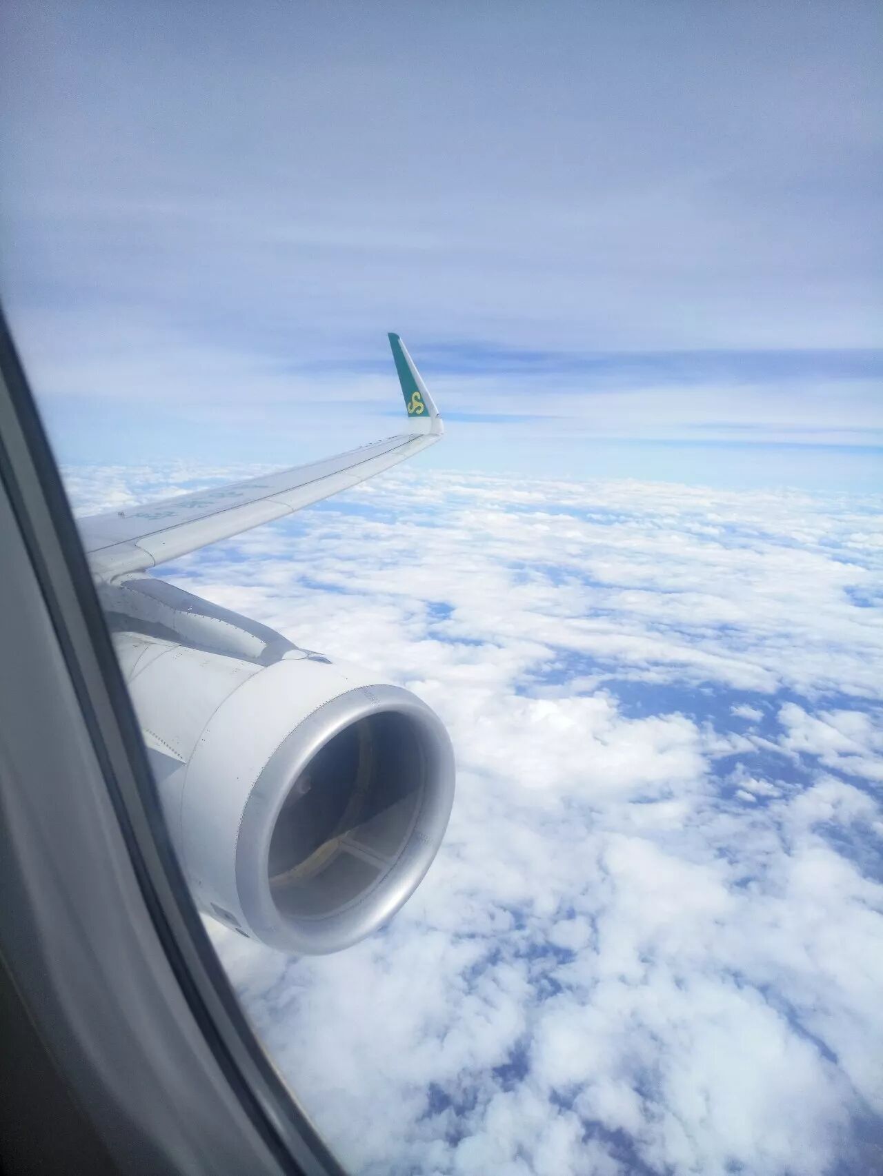 高空拍摄机舱外景照片