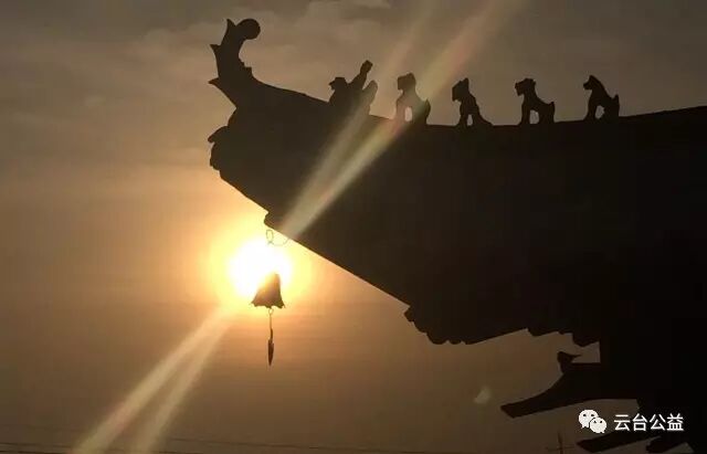 它是建筑史上的奇迹，没有信仰的现代人建不出来