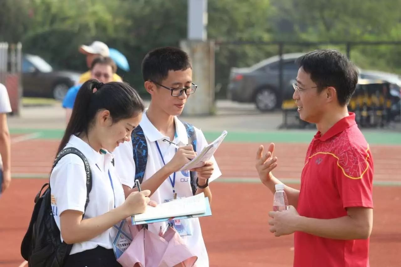 新生专题 | 深度挖掘学生媒体中心上上下下