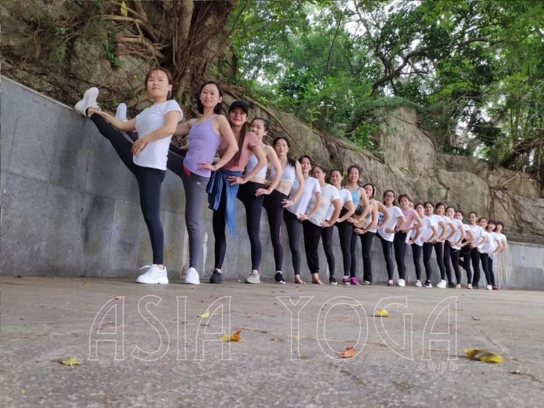 【瑜伽教练培训晚班】12月20日亚协瑜伽教练初中高200小时培训班于中港城开班！
