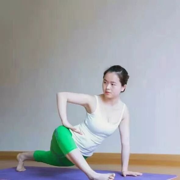 【瑜伽教练培训全日制班】12月3日亚协瑜伽初中高300小时瑜伽教练精进班于宝安店开班